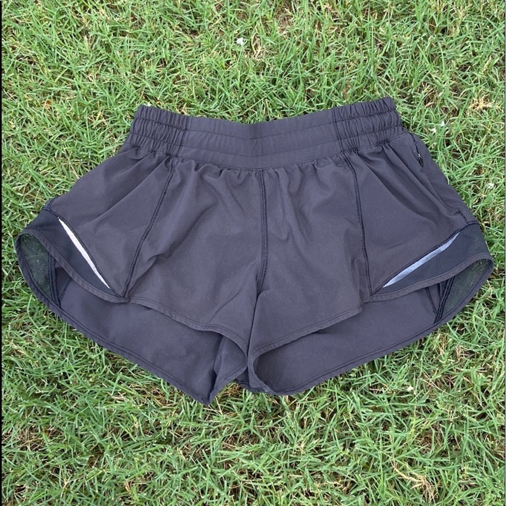 Lululemon Hotty Hot 2.5 in Shorts